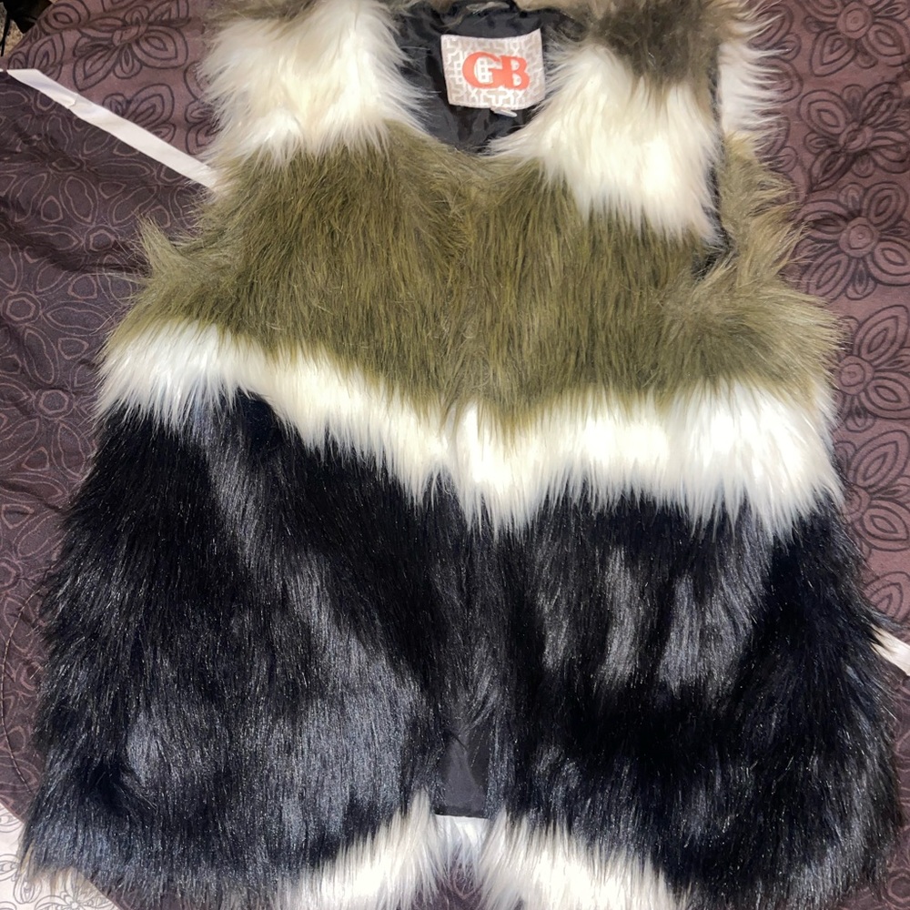 Fur vest!